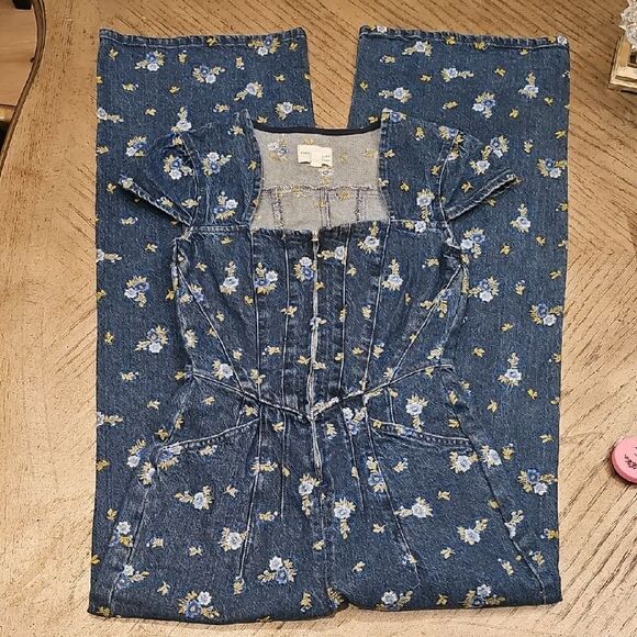 Avec Les Filles Pants - Avec Les Filles Denim Floral Jumpsuit Cap Sleeve Size 0 NWOT